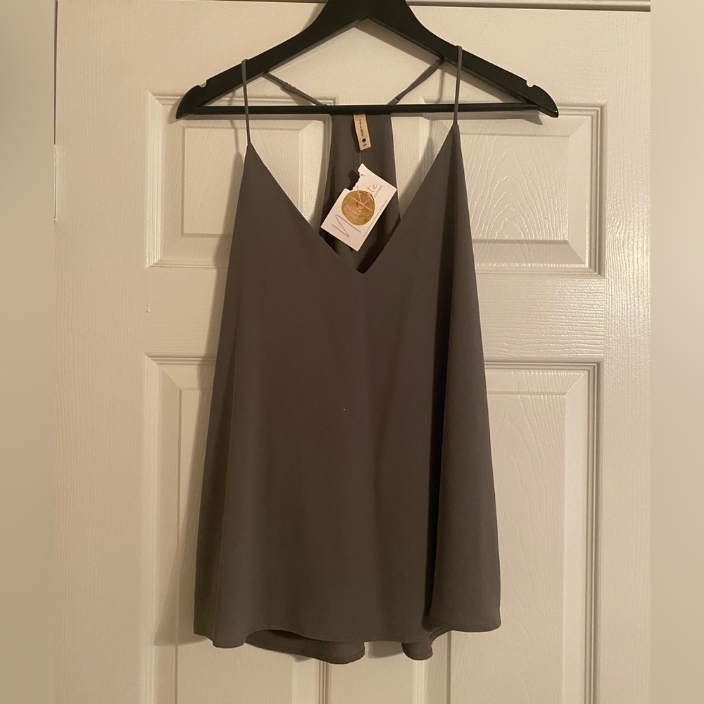Tyche Women’s Gray Top. Large. NWT. Pullover.